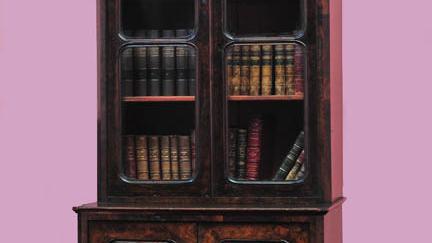 Objeto del Mes de Junio Pequeña biblitoteca de Benjamín Vicuña Mackenna. Sala 3 del Museo.