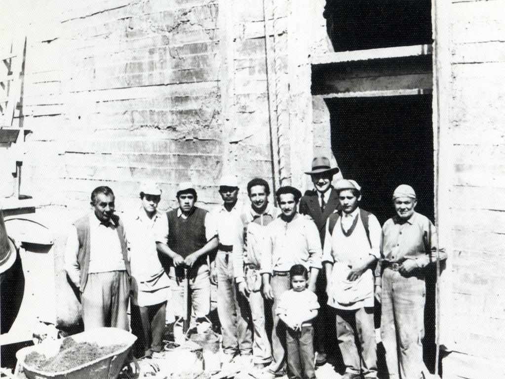 Eugenio Orrego Vicuña en la construcción del Museo