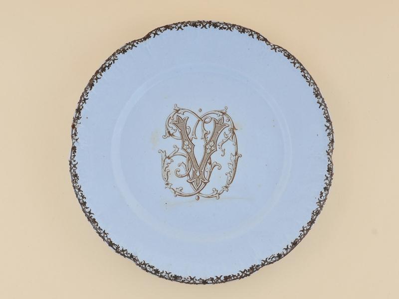 Plato de la familia Vicuña Subercaseaux Plato de la familia Vicuña Subercaseaux