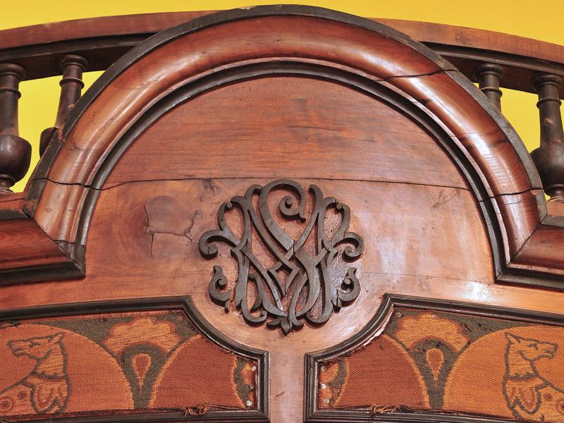 Esquinero de la Biblioteca de Vicuña Mackenna (detalle) Esquinero de la Biblioteca de Vicuña Mackenna (detalle)