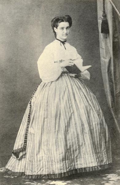 Victoria Subercaseaux Vicuña a los 19 años Victoria Subercaseaux Vicuña a los 19 años